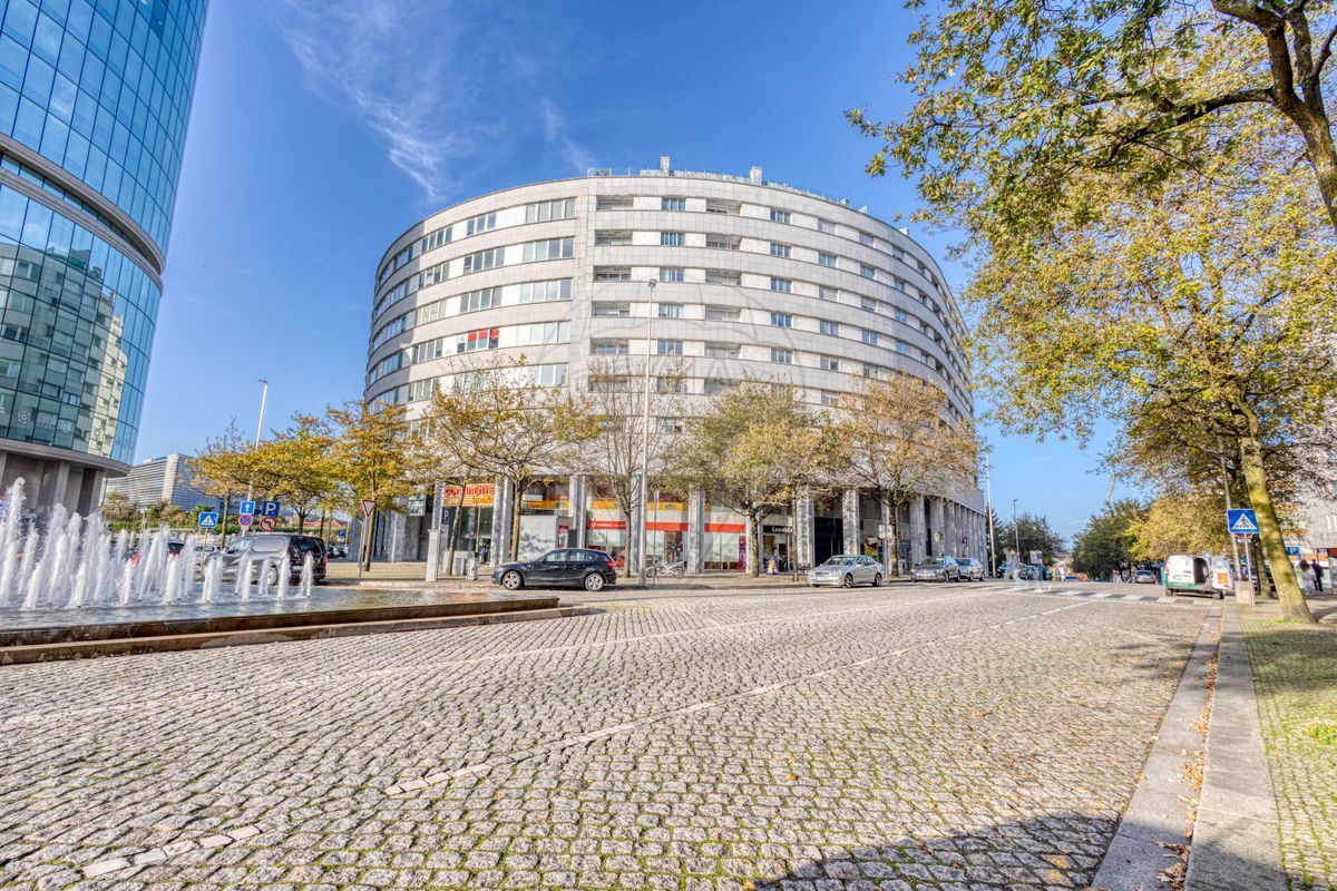 Shop for sale in Maia