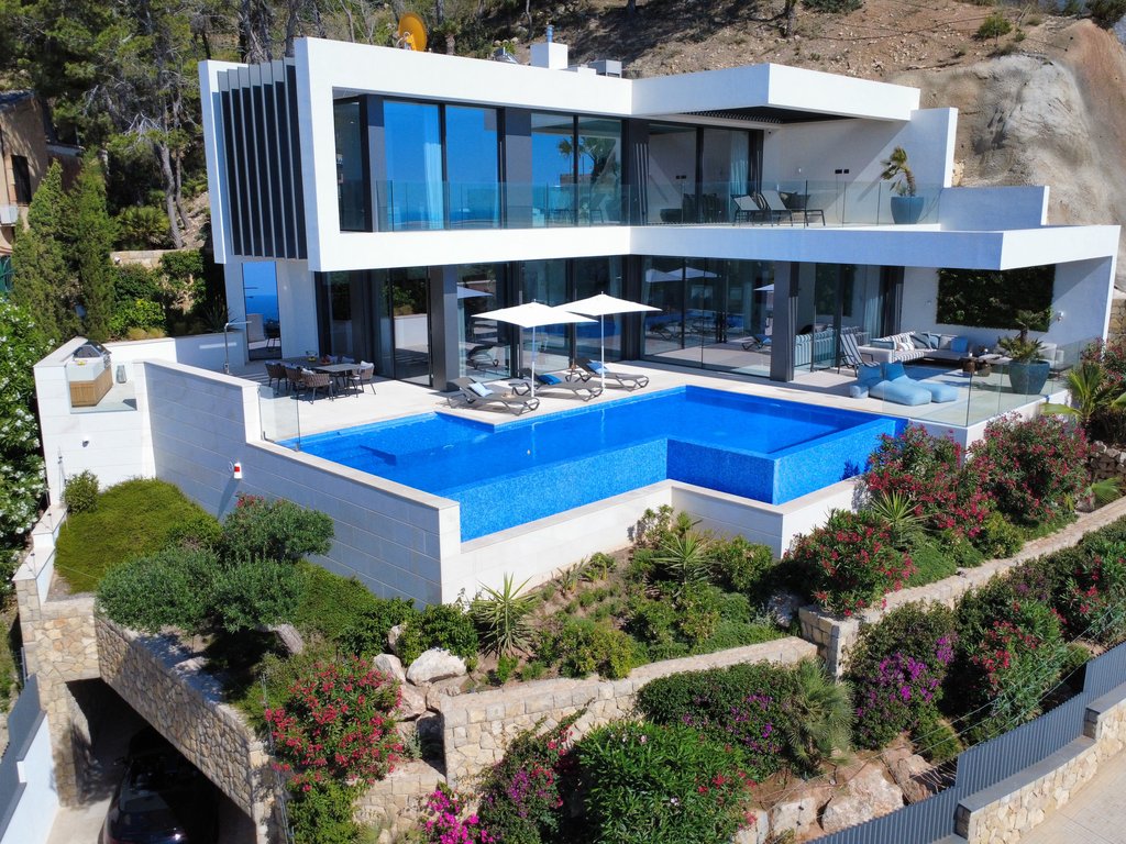 Home for sale, 13 Carrer Pagell (Andratx, Spain)