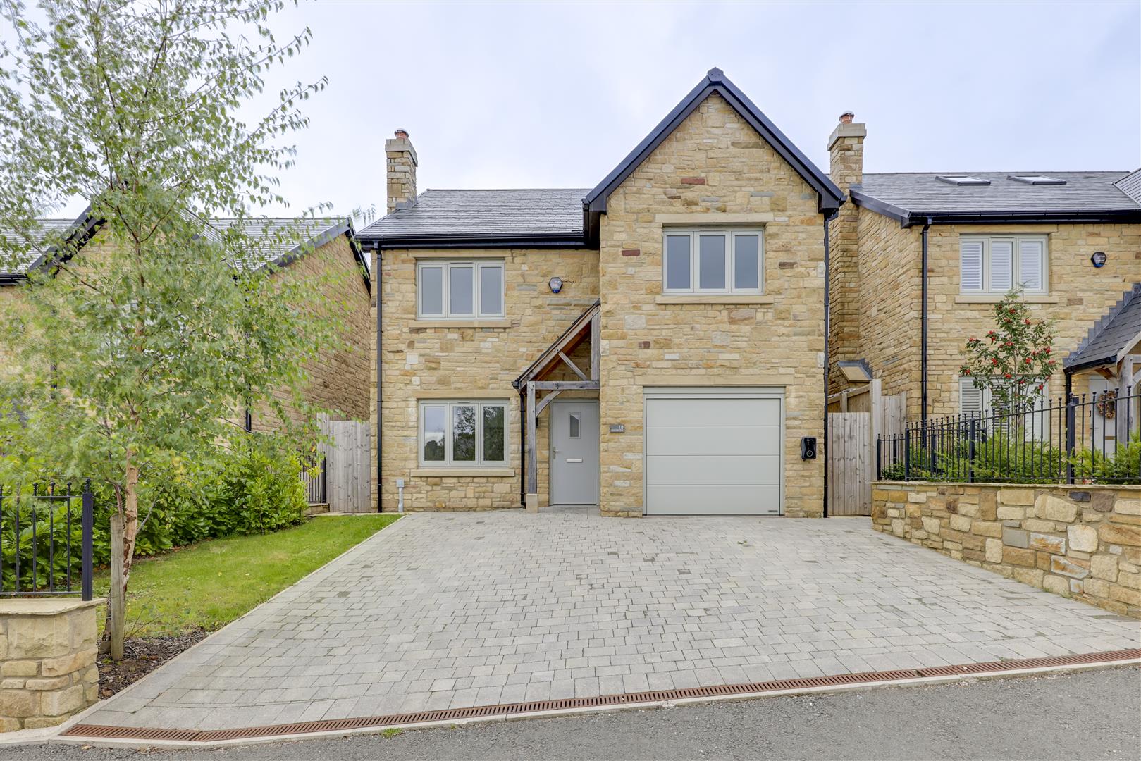 Detached House: for sale in Higher Cloughfold Rossendale