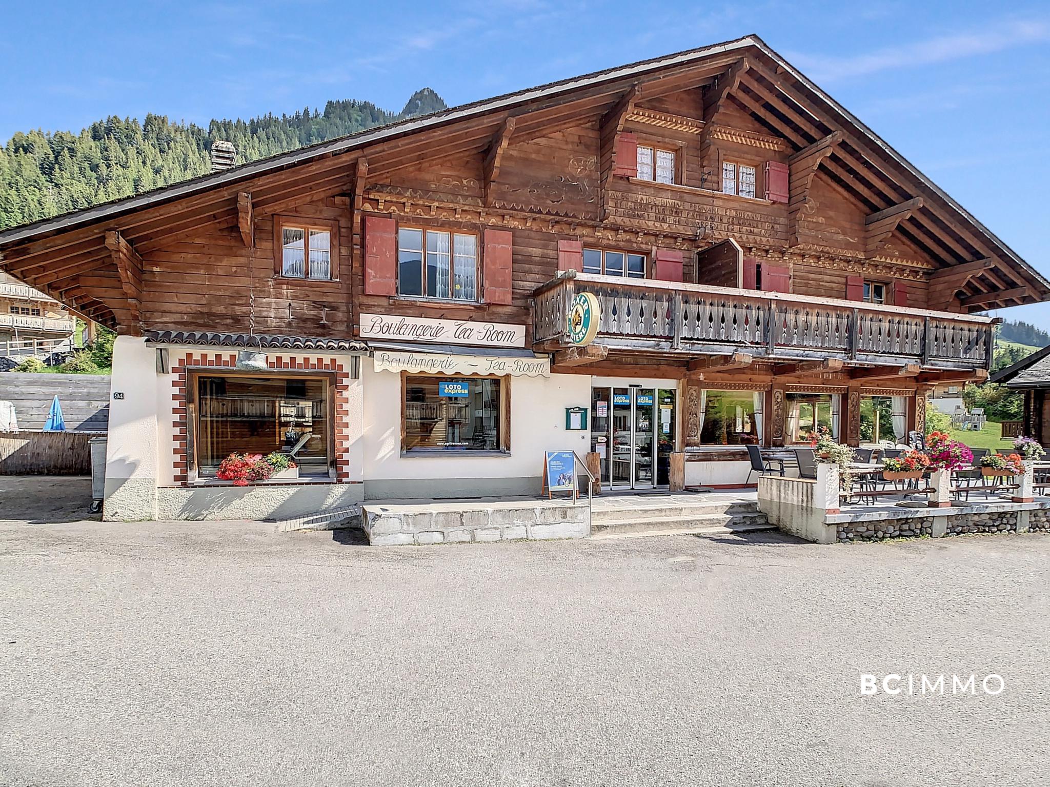 Chalet with two apartments and a business | BC IMMO