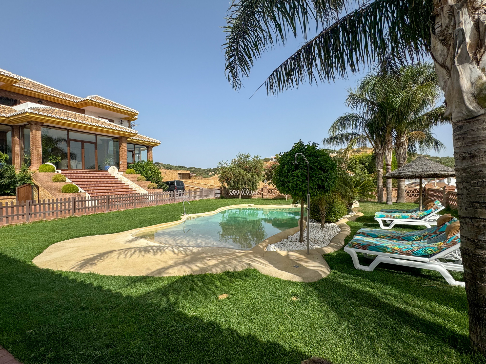 Beautiful villa with beach pool in Fuente Camacho