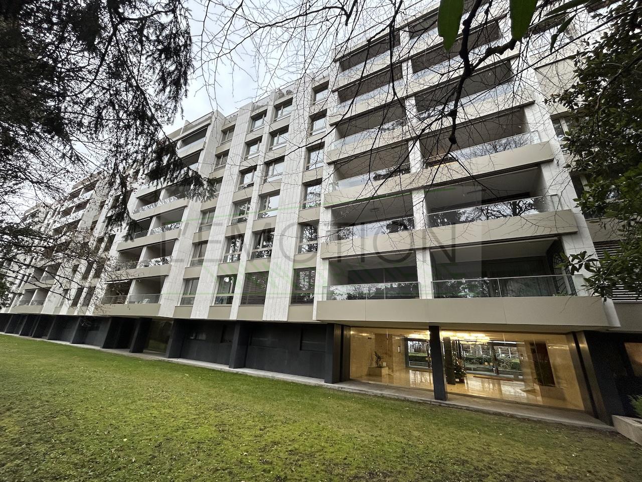 Sole agent - Pleasant 2 Rooms on the ground floor in Grange-Canal IDEAL FOR INVESTORS