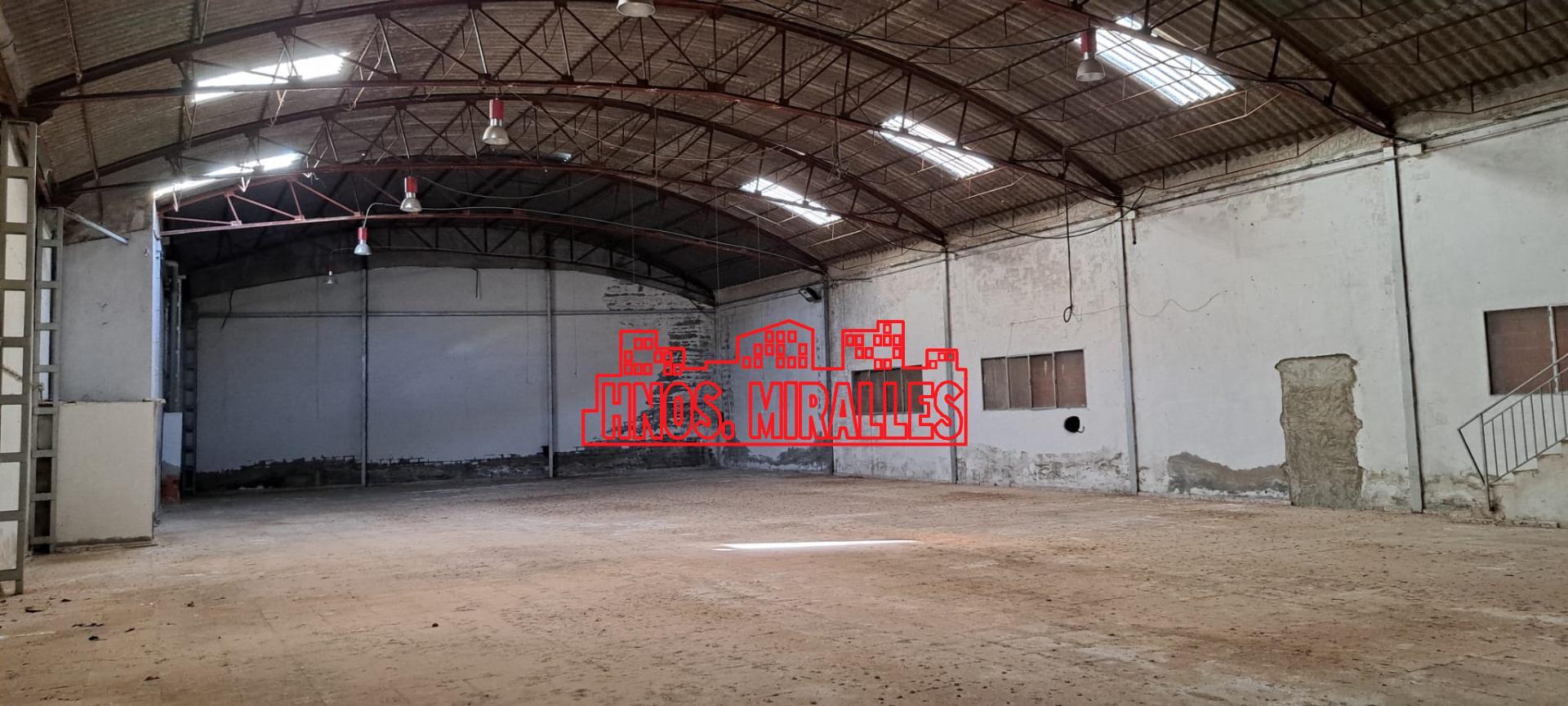 Spacious Open Floor Warehouse in Dolores - Ideal for Your Business