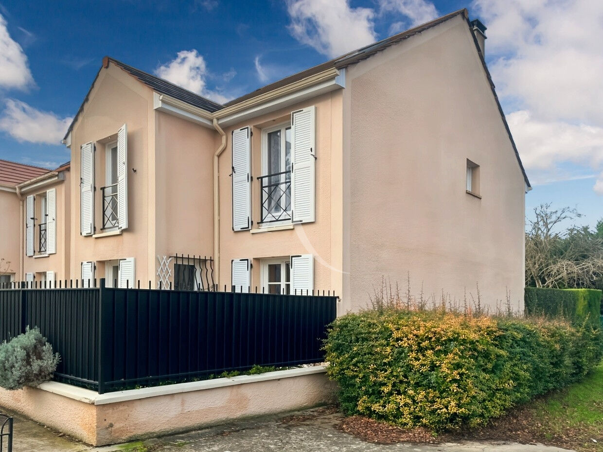 Home for sale in Vauréal, France