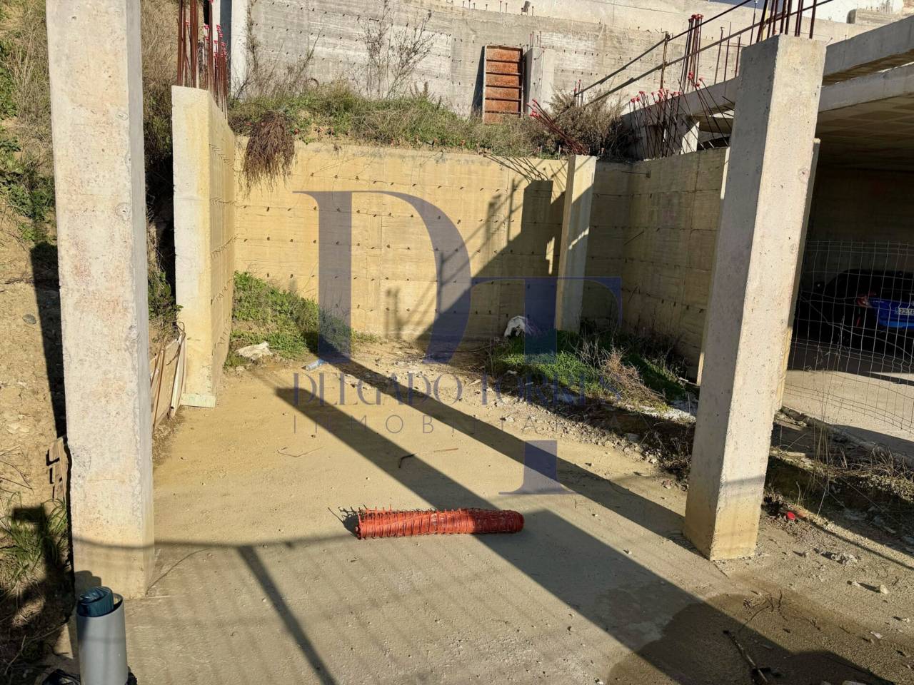 We present you this urban plot of 118 m² located in the area of El Romeral, Vélez-Málaga