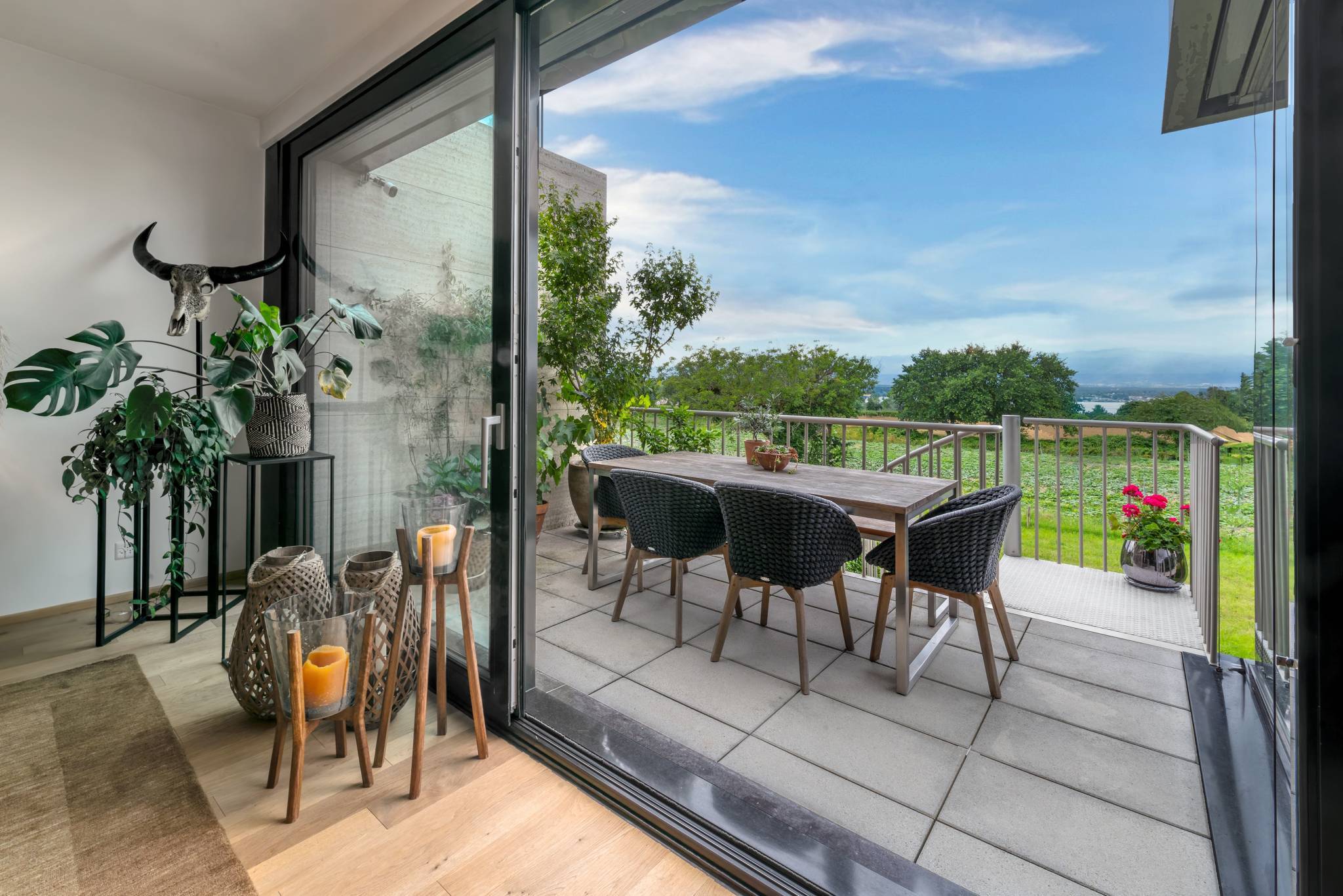 EXCLUSIVE - Magnificent 5 bedroom duplex with terraces and gardens