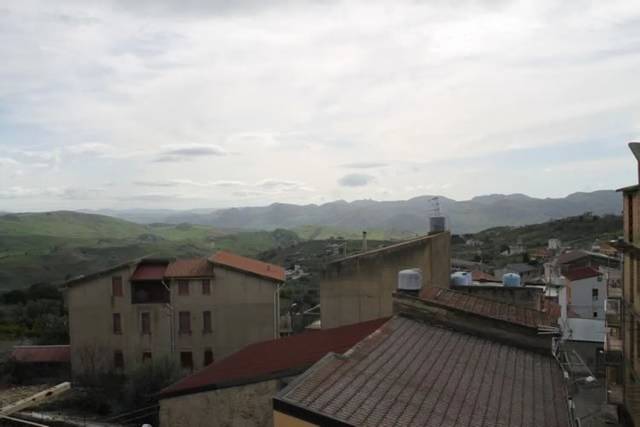 Home for sale, Piazza Orlando (Cianciana, Italy)