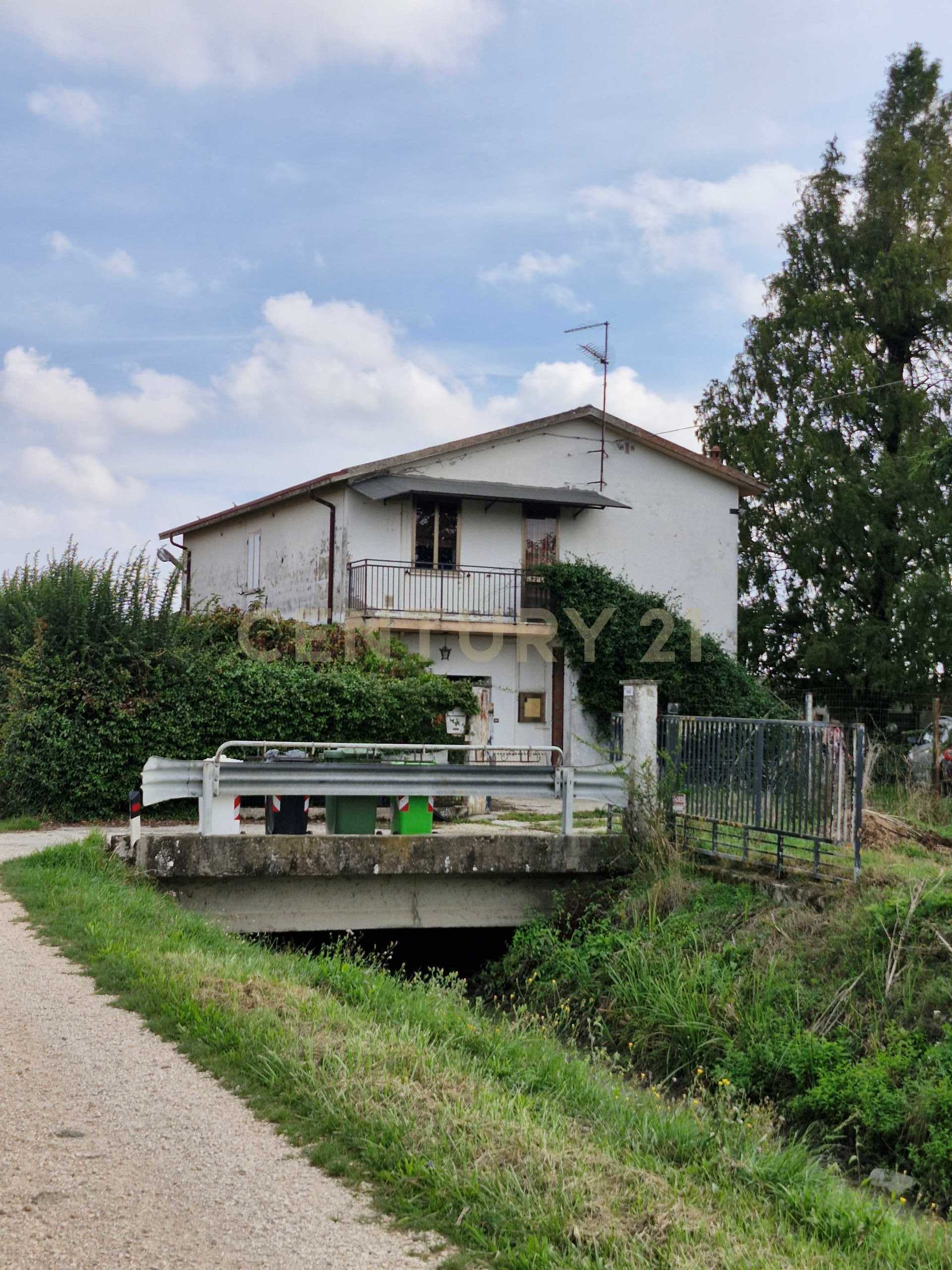 Home for sale, via cavetto di mezzo, 20 (Castelnovo Bariano, Italy)