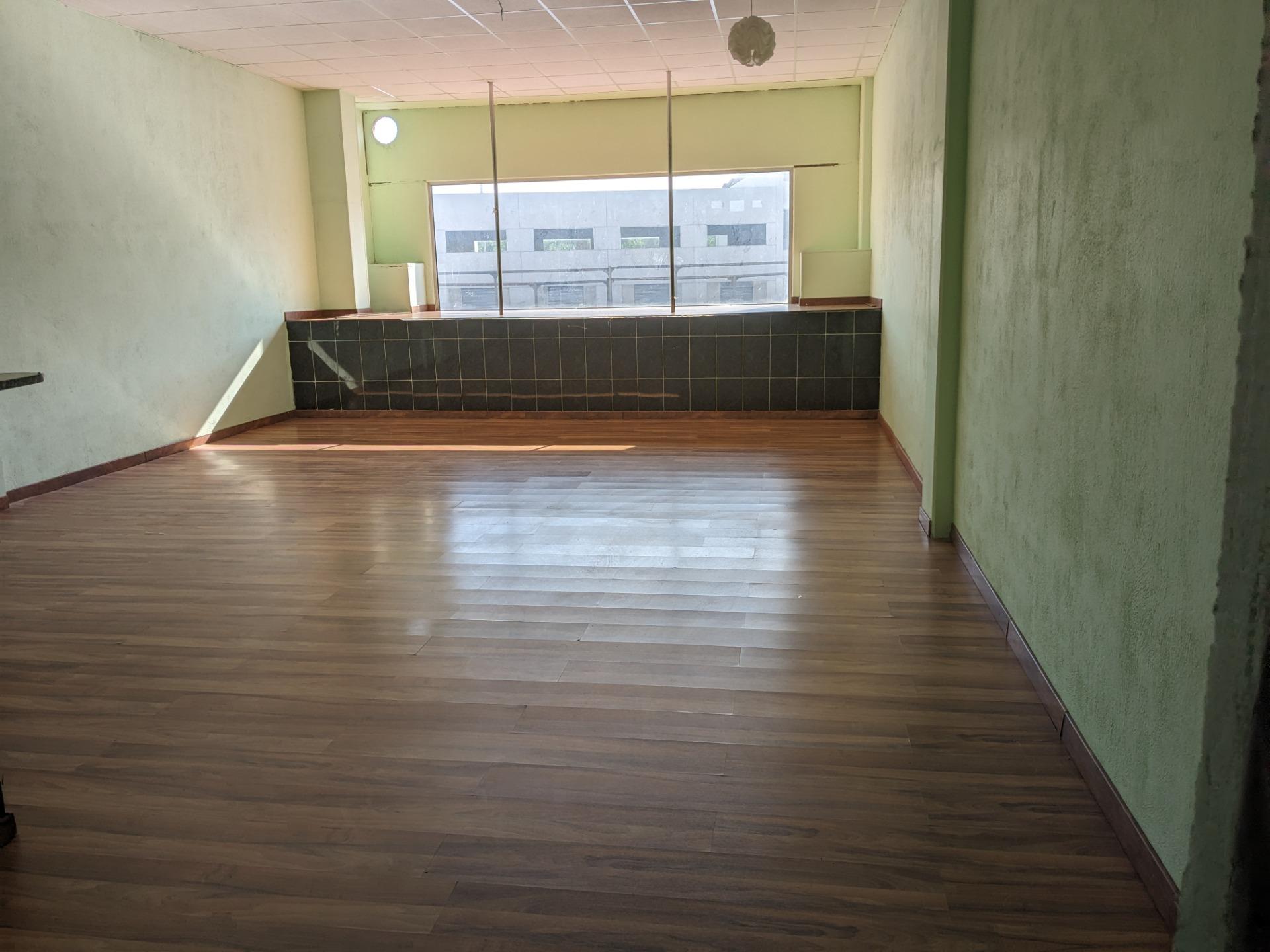 FANTASTIC INDUSTRIAL WAREHOUSE OF 224 M2 IN AMPOSTA