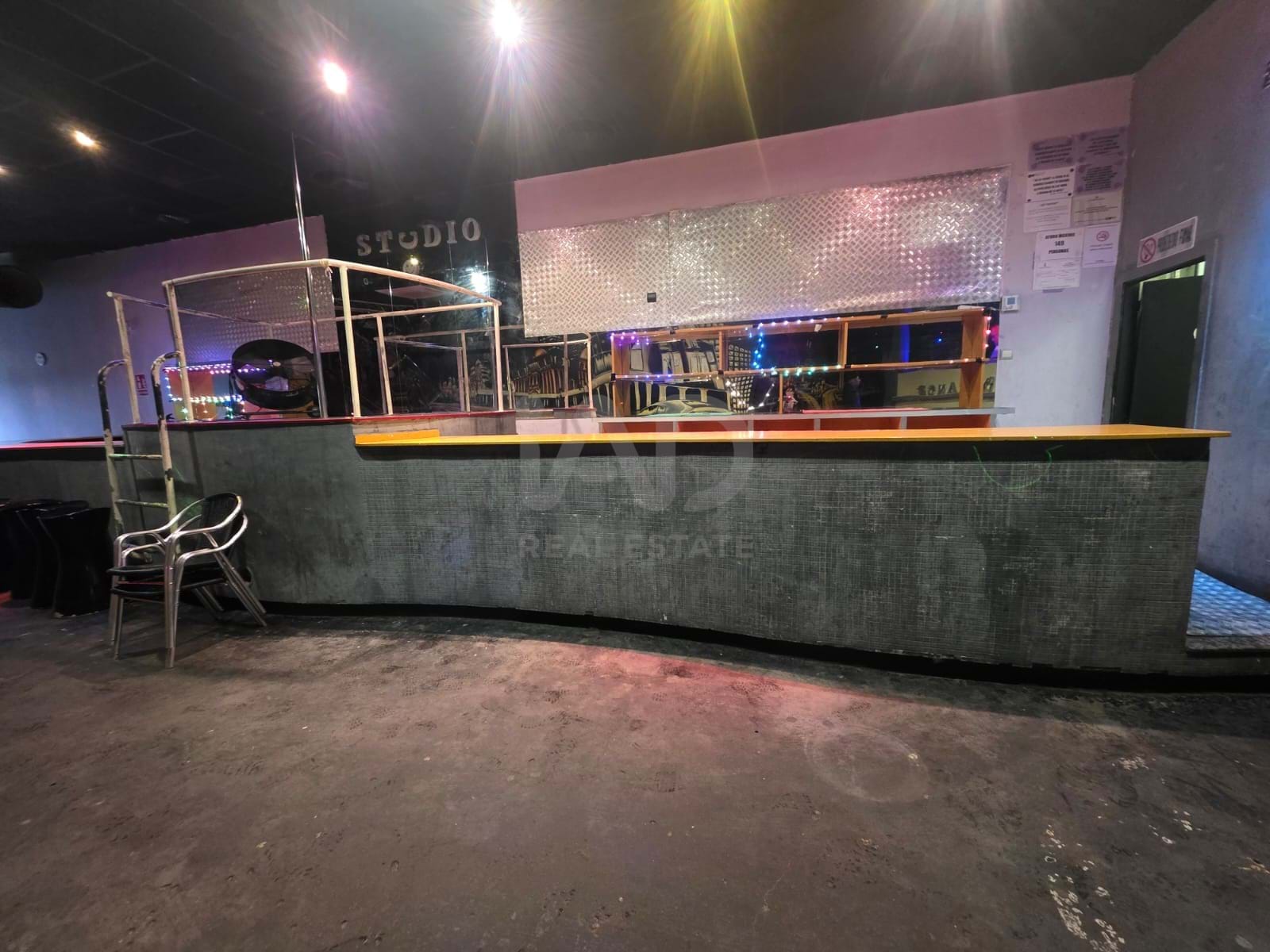 Tienda / local comercial - 200.00 m2