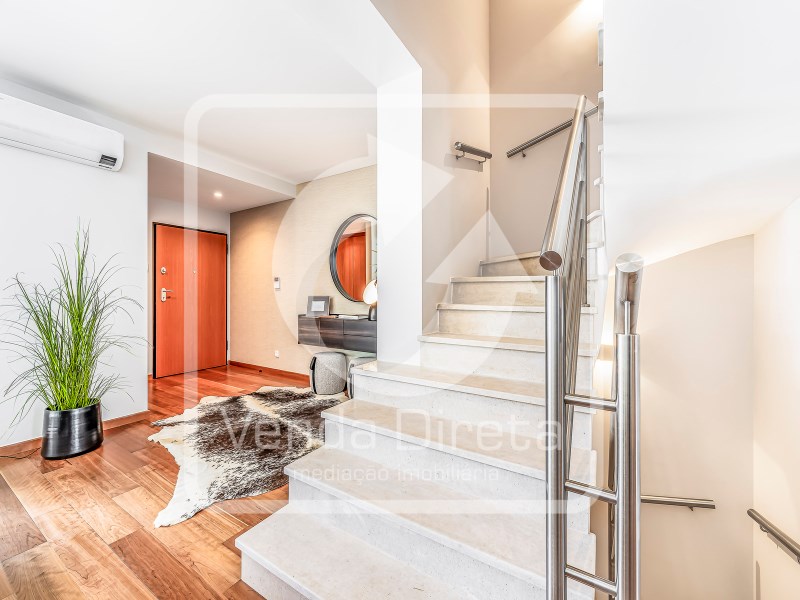 Luxury 4 bedroom villa with ROOFTOP, garden and barbecue, in Alcochete.