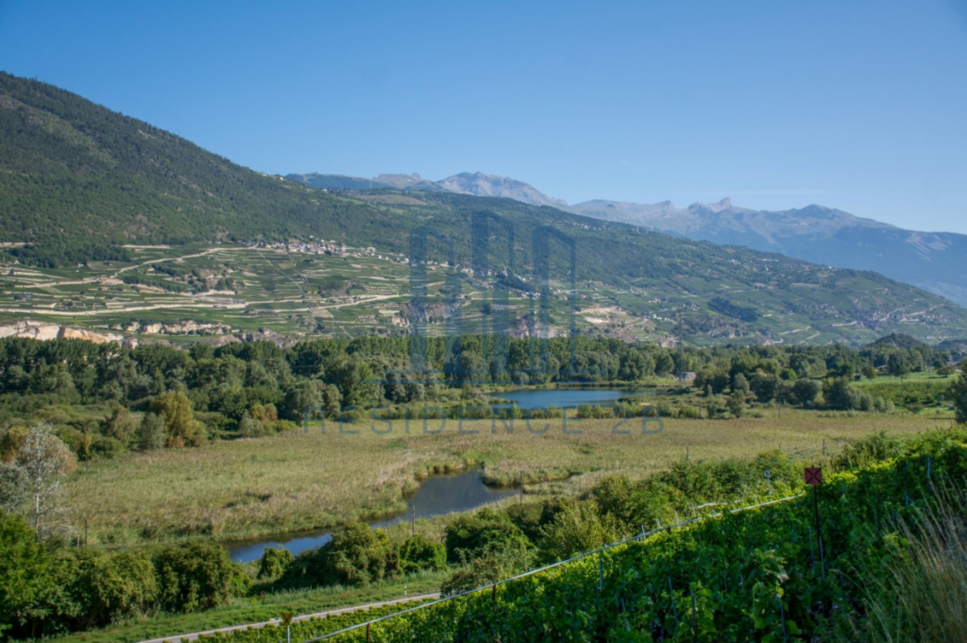 Contemporary villa in Grône