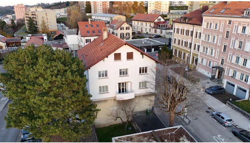 Investment property with interesting development potential!!