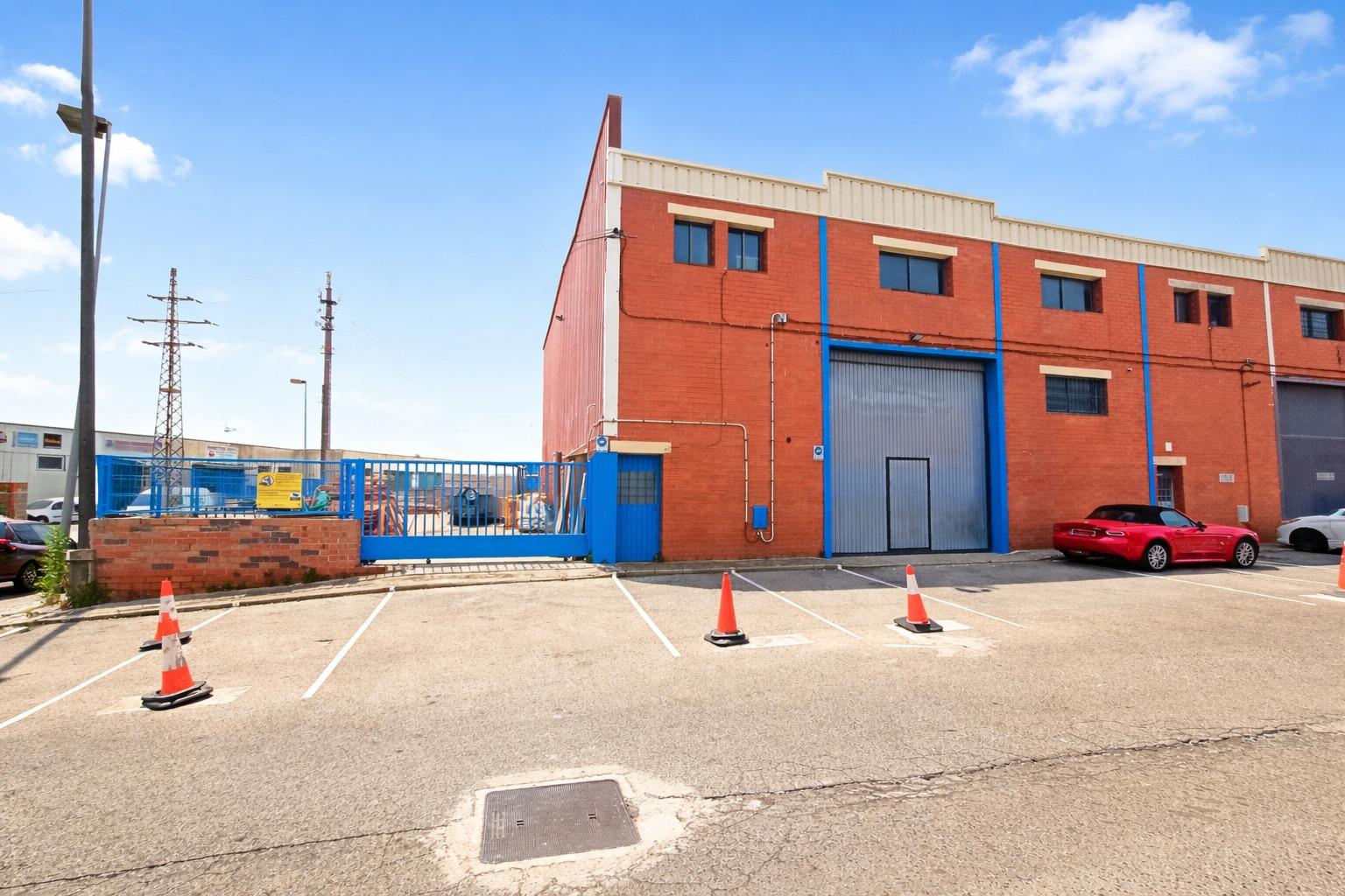Cantoner industrial warehouse for sale or rent in the Francolí industrial estate – Tarragona