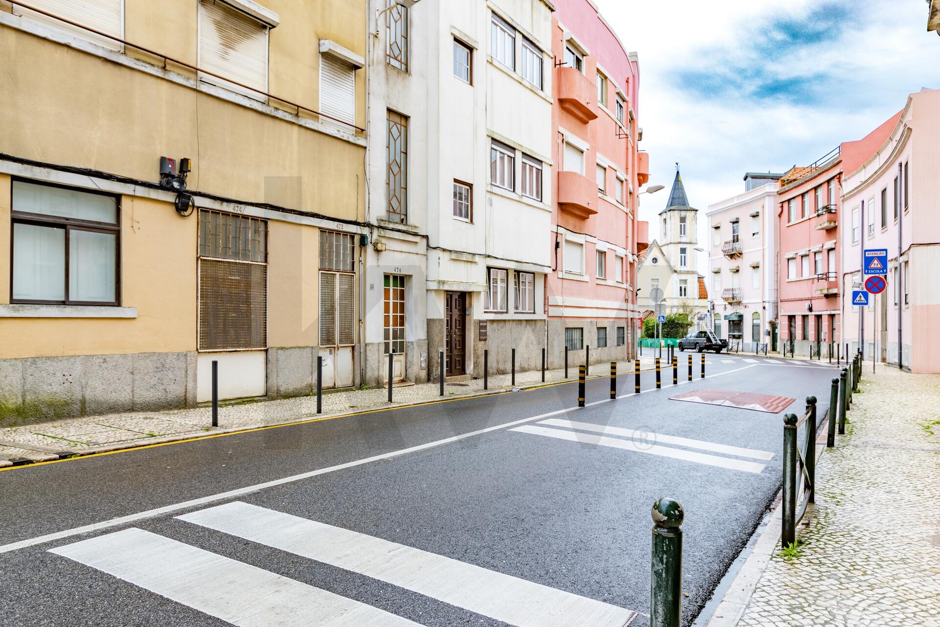 Building in Full Ownership in Campo de Ourique - High-Value Mixed-Use Asset