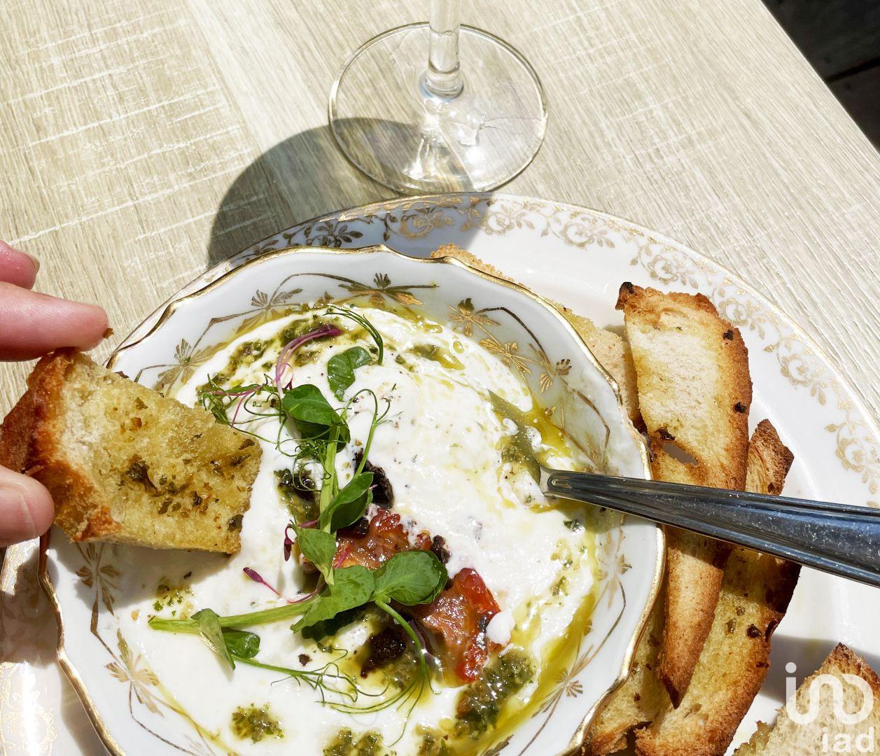 Building for sale in Six-Fours-les-Plages, France