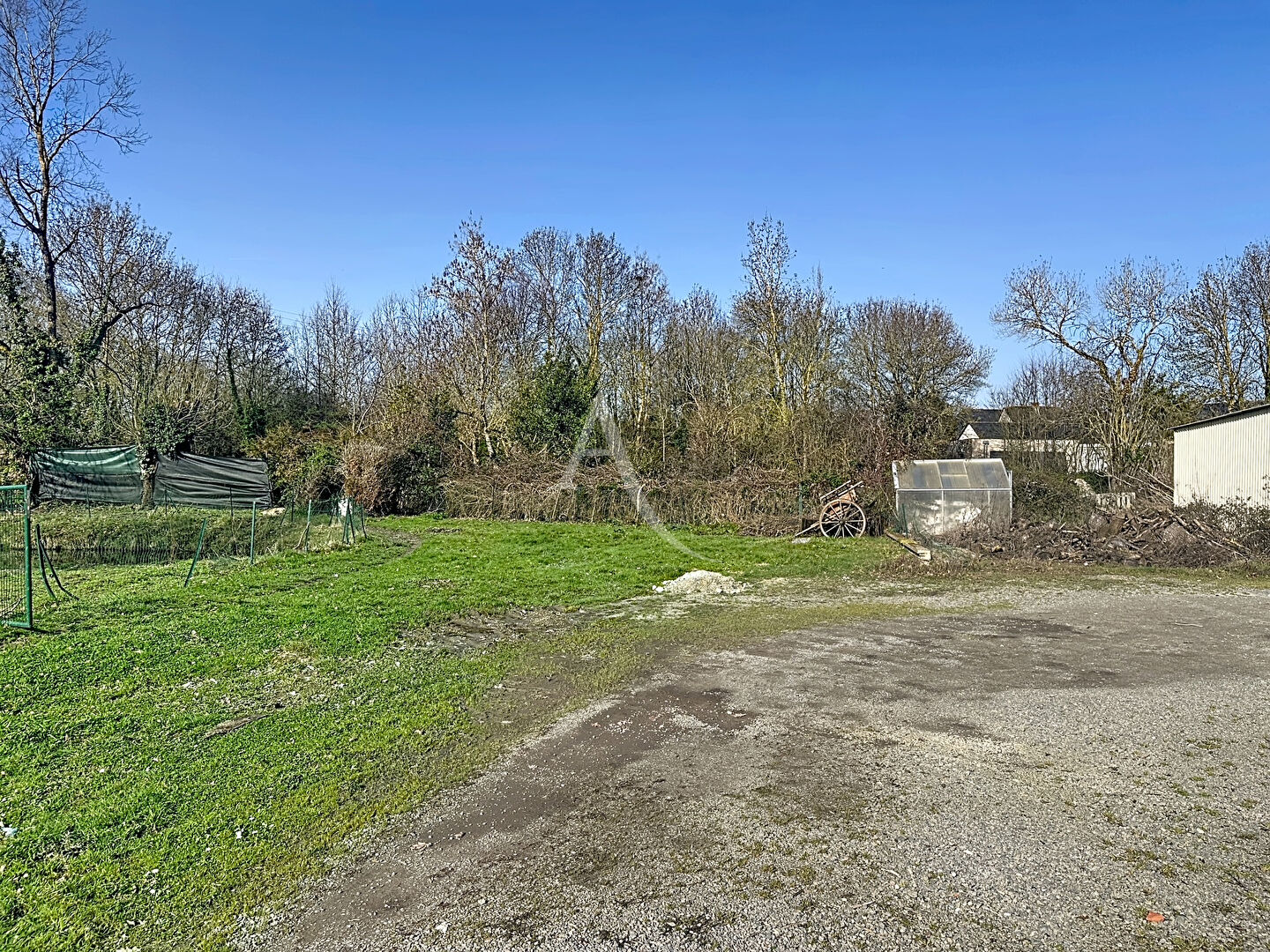 Land Plot for sale in Les Garennes sur Loire, France