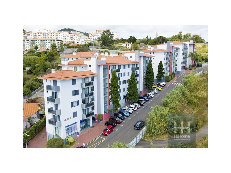 2 bedroom penthouse with unobstructed views in Caniço, Santa Cruz