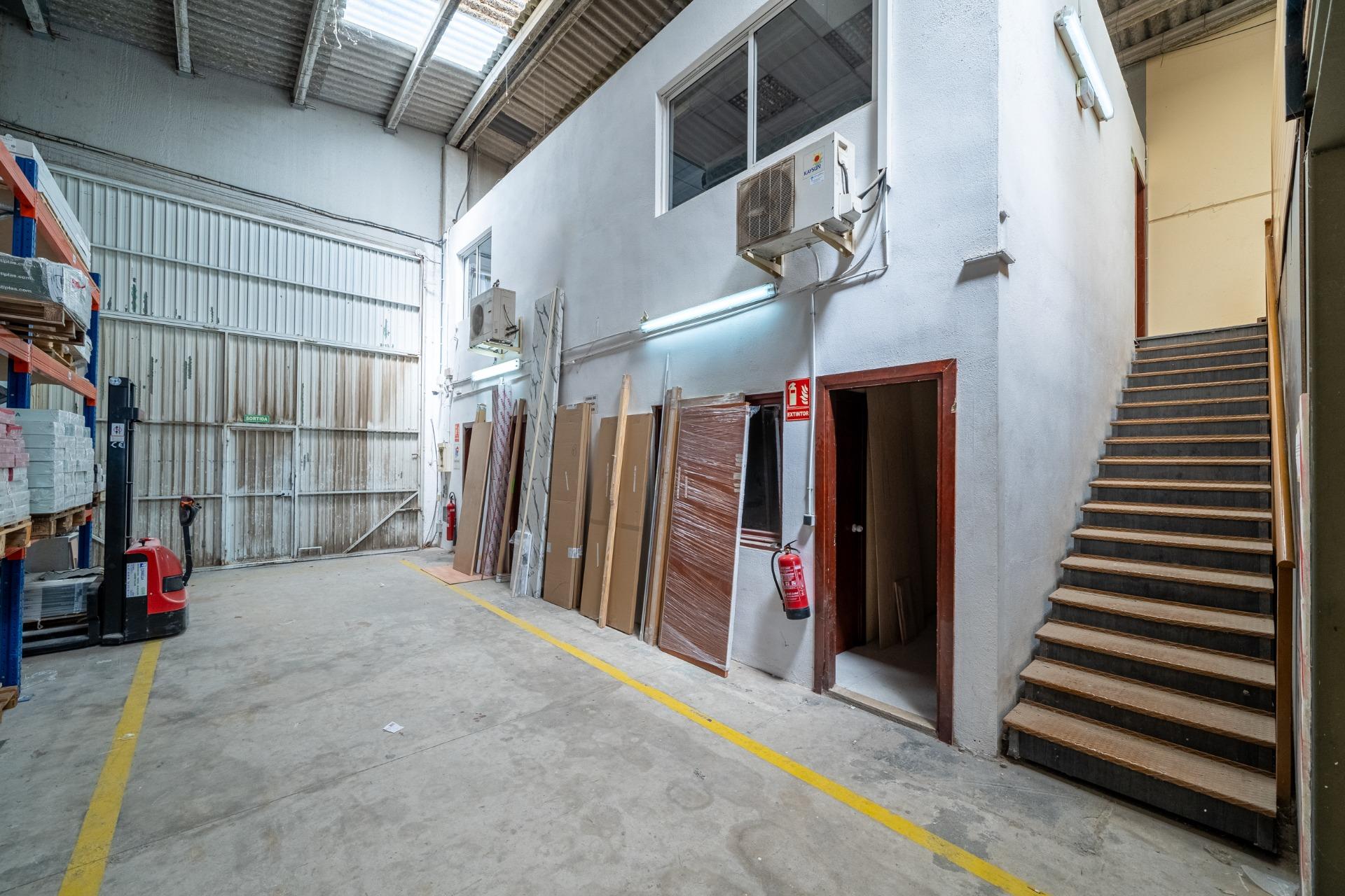 GREAT OPPORTUNITY FOR A WAREHOUSE IN REUS