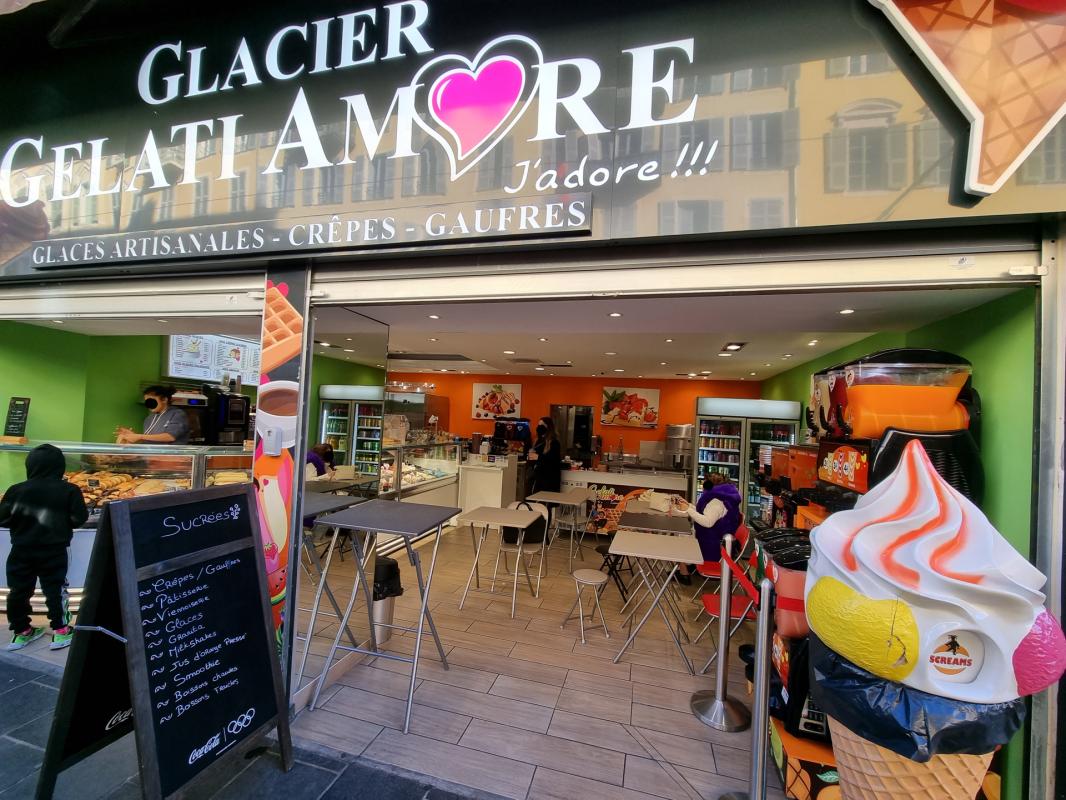 GLACIER / PRIME LOCATION / GARIBALDI