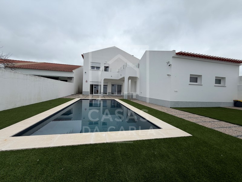 3 bedroom villa with backyard, garage and swimming pool in Faro do Alentejo