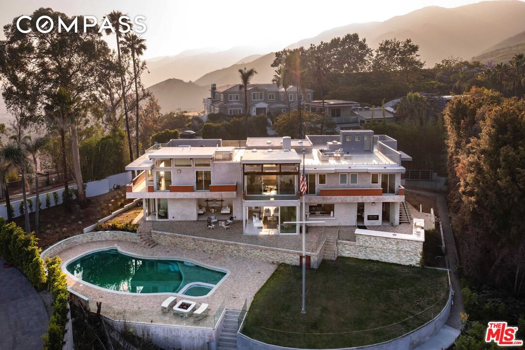 ロサンゼルスで販売用中の2,307 アパートと住宅 | Properstar