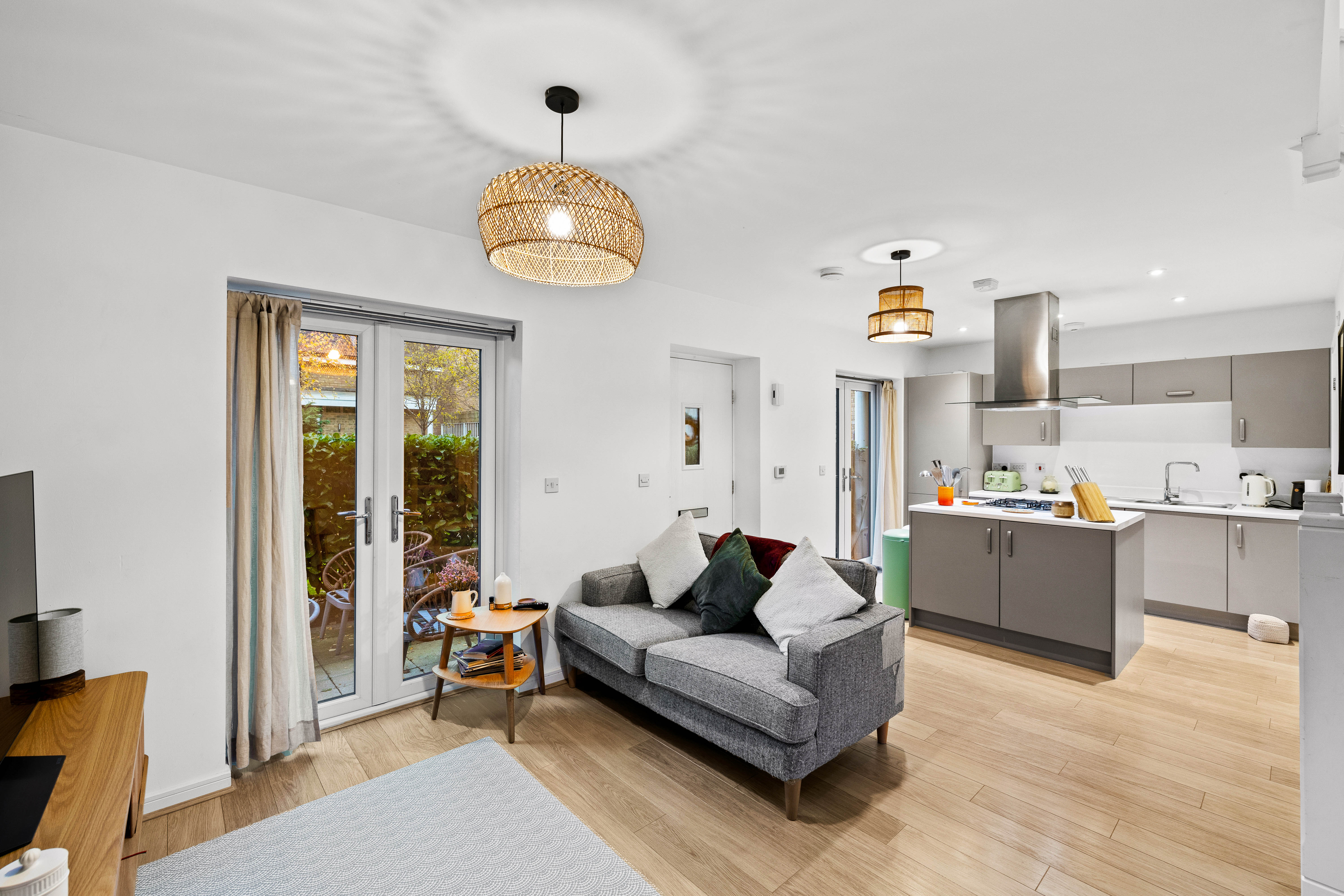 Victoria Road,Horley,RH6 7GZ - £375000