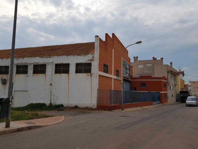 Commercial for sale in la Vall d'Uixó, Spain