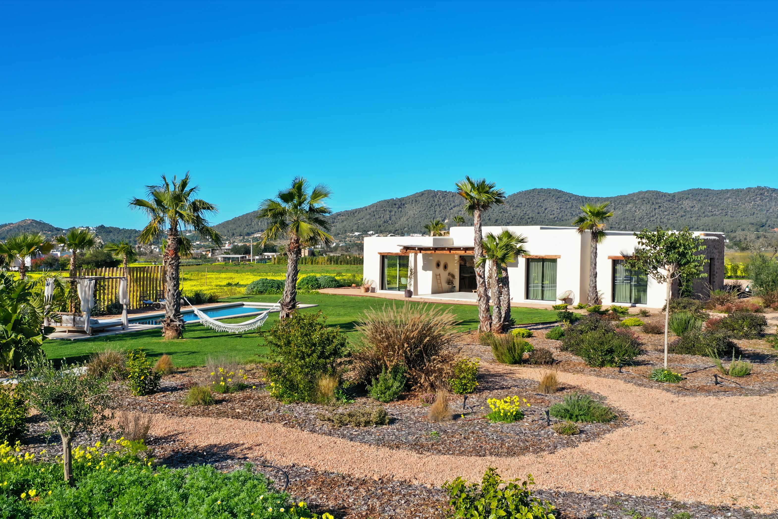 New-Build Villa with Pool, Exceptional Privacy, and Approved Project for a Guest House