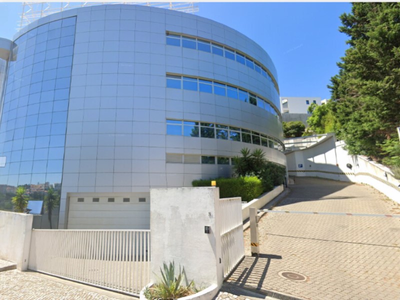 Building for sale in Carnaxide, Portugal