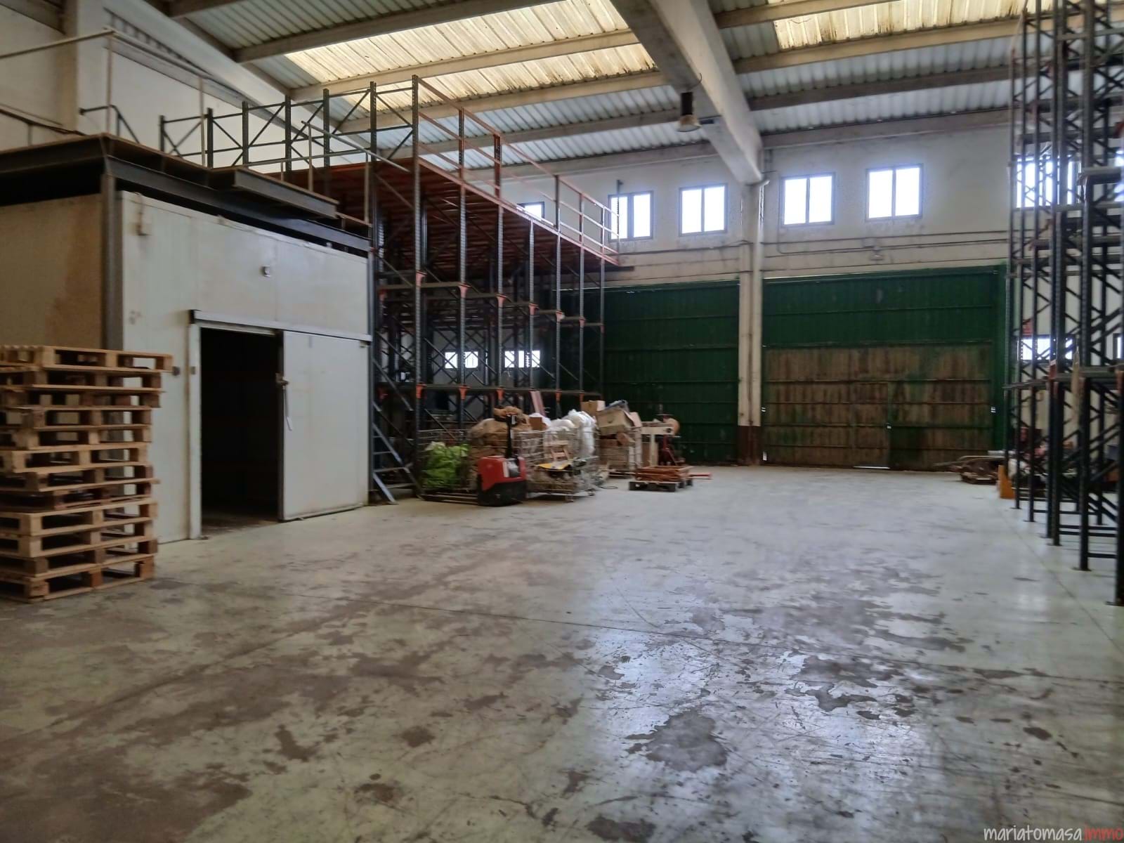 Large pavilion for sale in Jundiz