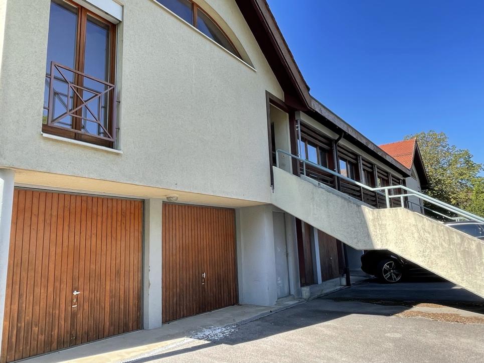 Offices 100 m2 + 1 closed box