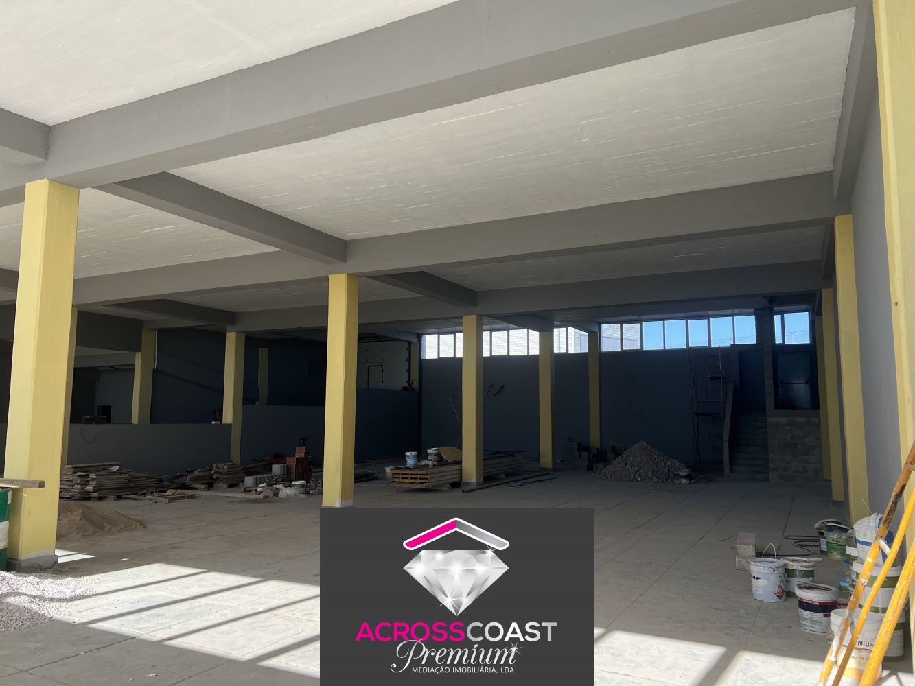 Warehouse near Airport 1750 m2