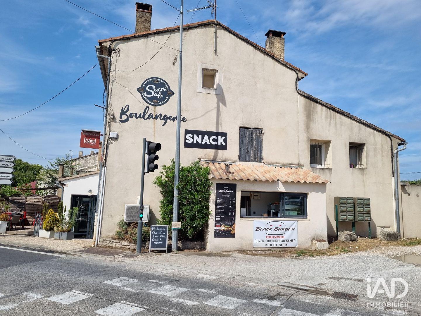 Building for sale in Cabrières-d'Avignon, France