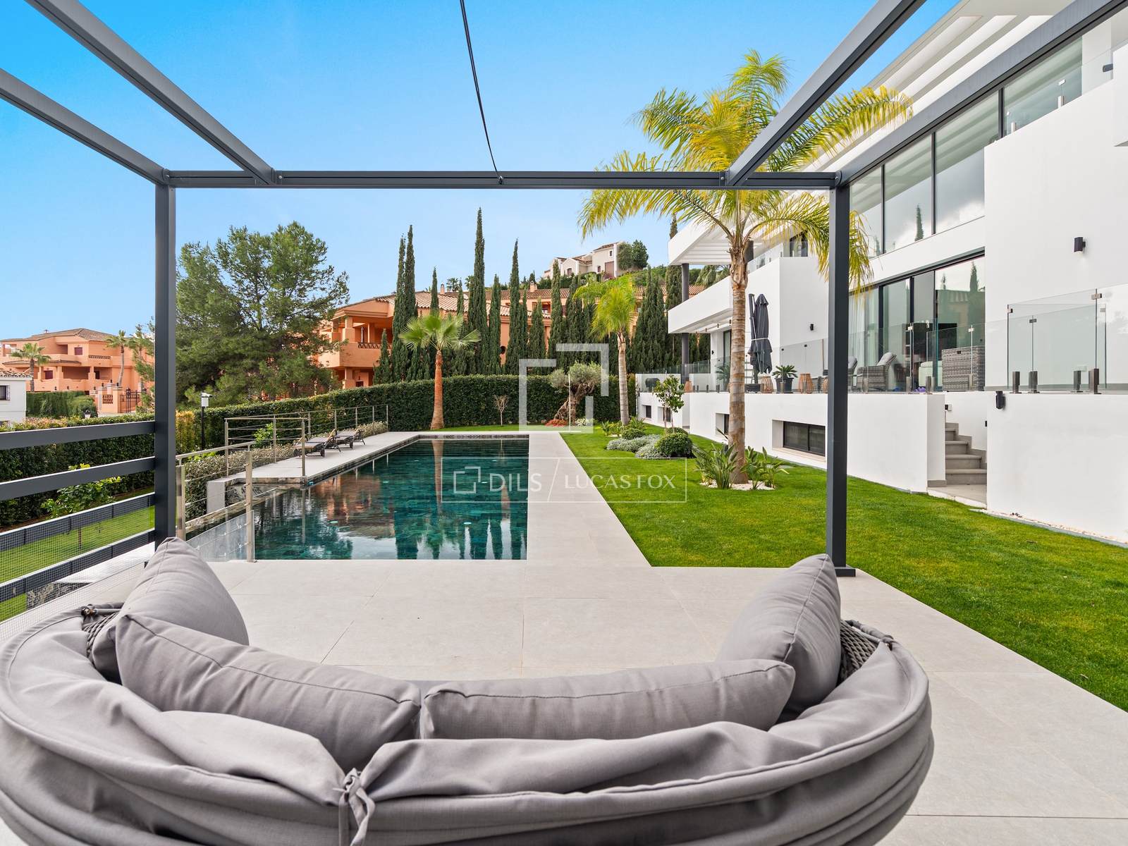 Home for sale in El Paraíso, Spain