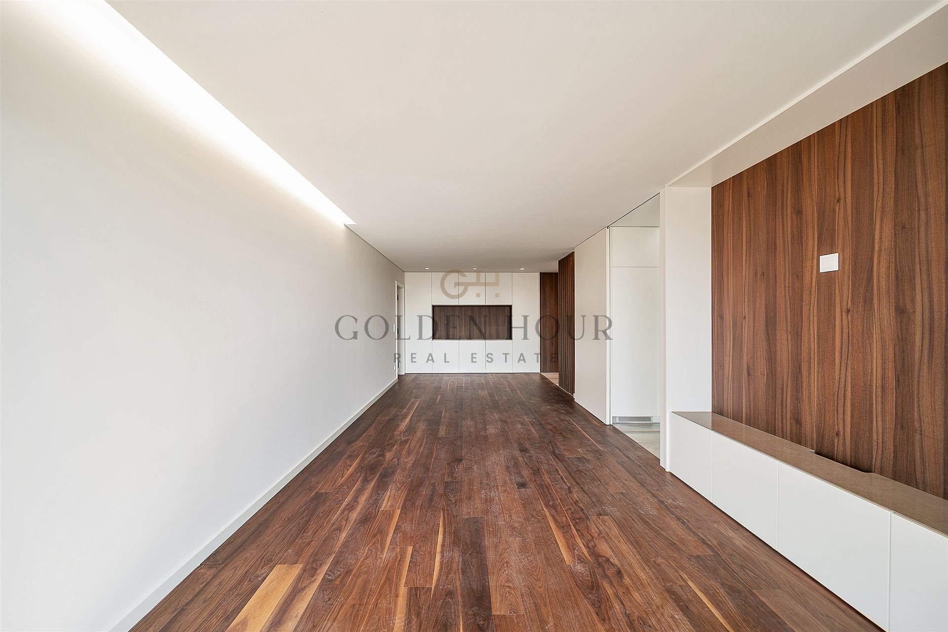 Condo for sale, Porto, Vila Nova de Gaia, Mafamude e Vilar do Paraíso, Portugal (Vila Nova de Gaia, Portugal)