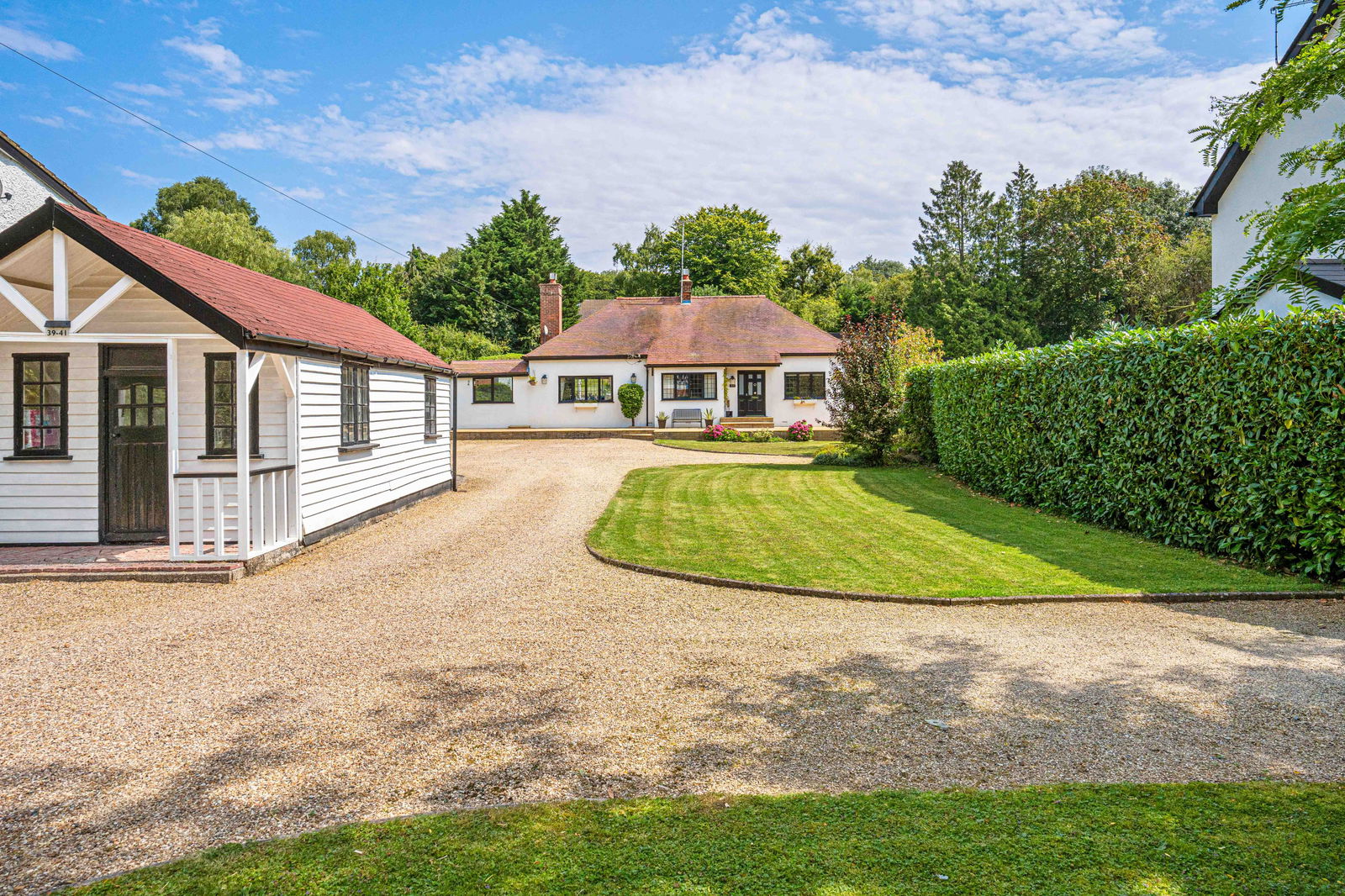 Detached House: for sale in Welwyn