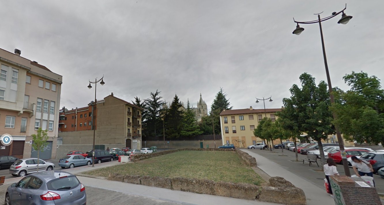 Building for sale in León, Spain