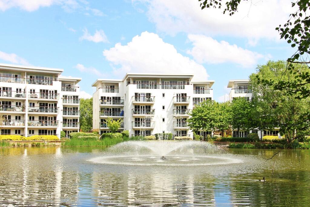 Creswell Drive, Langley Waterside, Beckenham, BR3