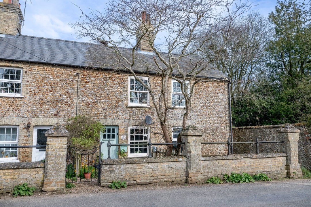 Cottage: for sale in Boughton King's Lynn