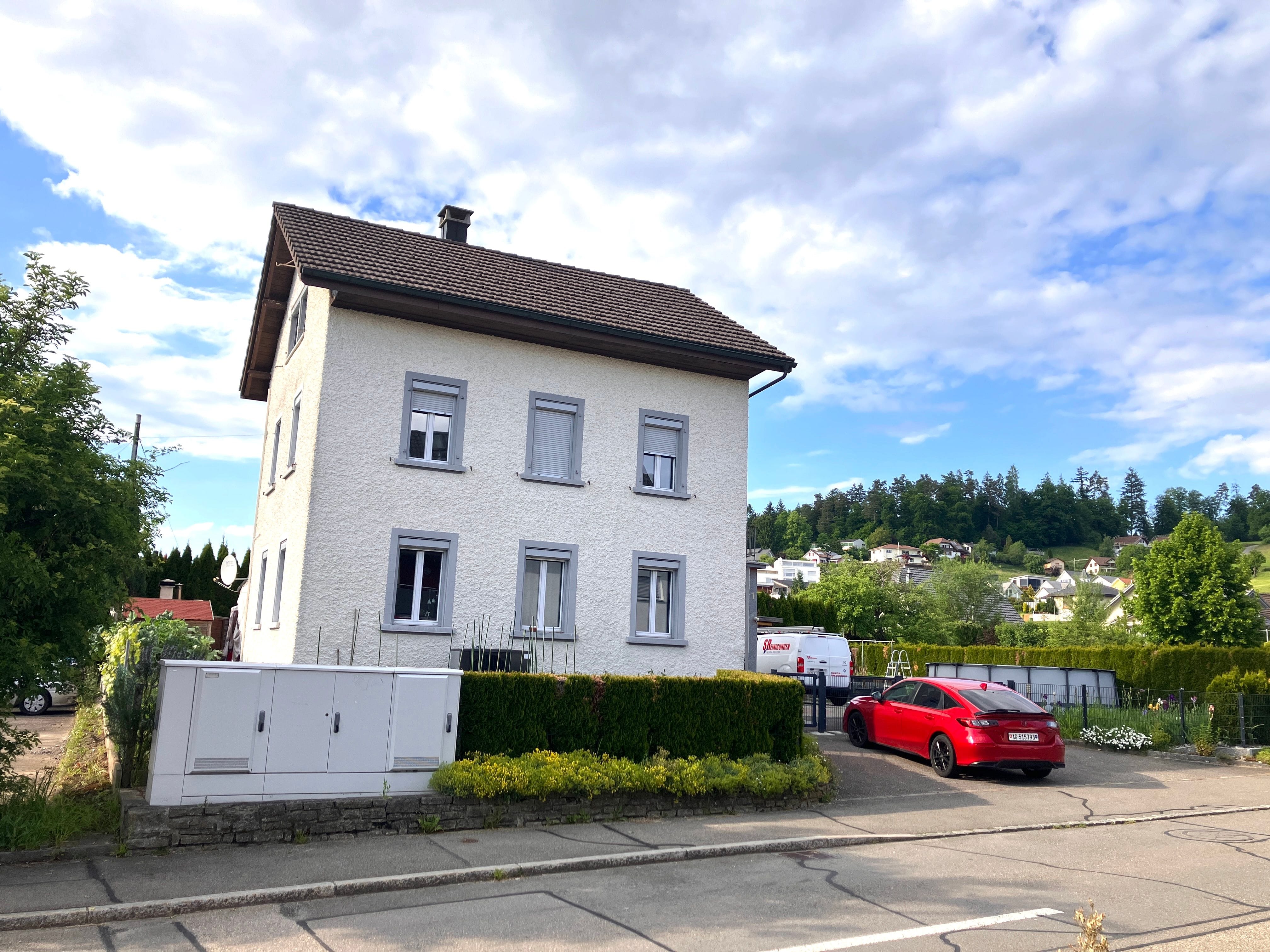 9-room detached house with garden, renovated, in Oberkulm