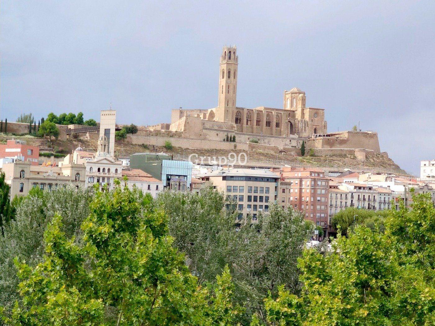 Opportunity for investors! Building for sale in the center of Lleida – Profitability of 6%