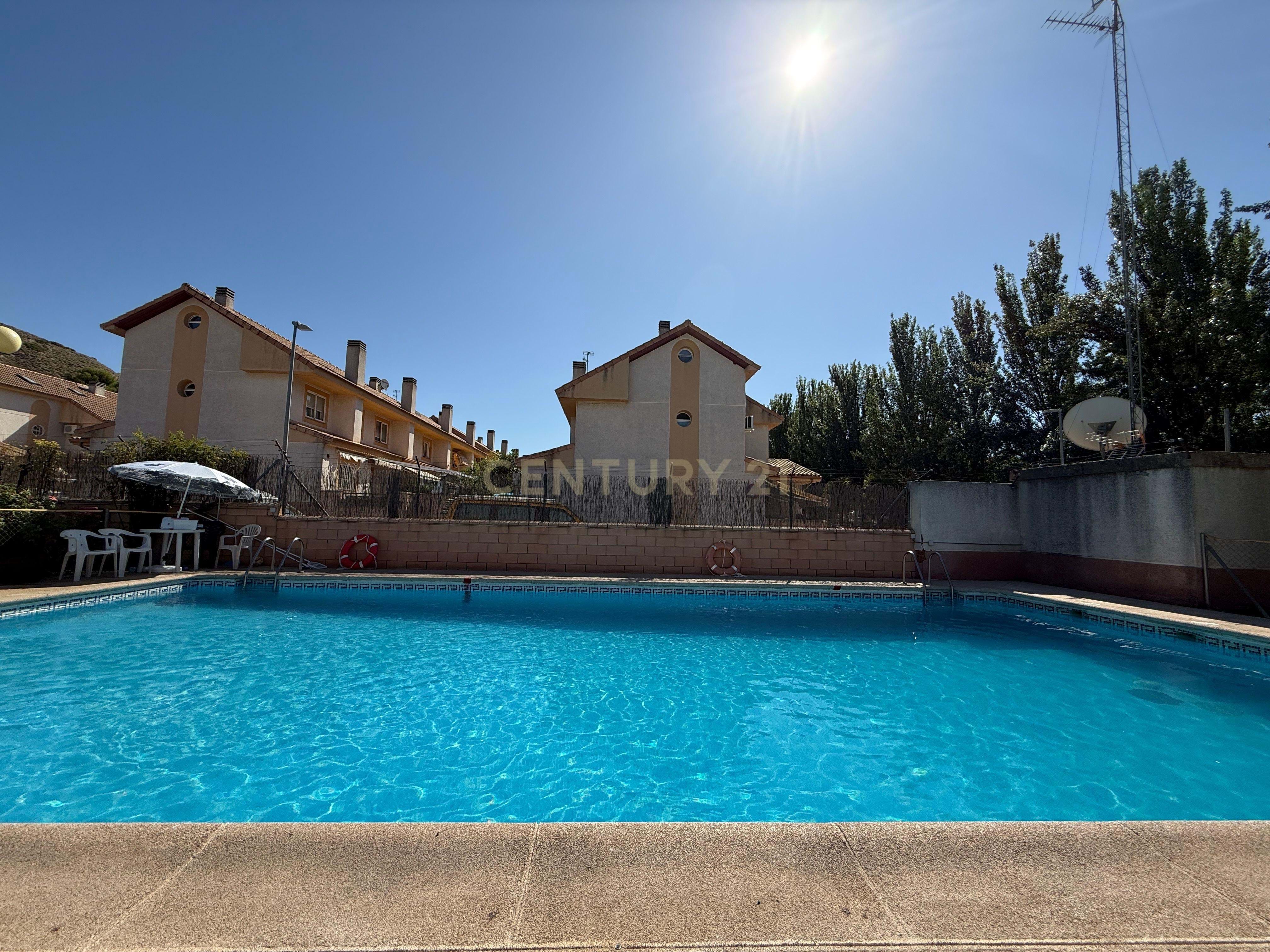 Semi-detached house in Villalbilla, in the Las Fuentes Urbanization.