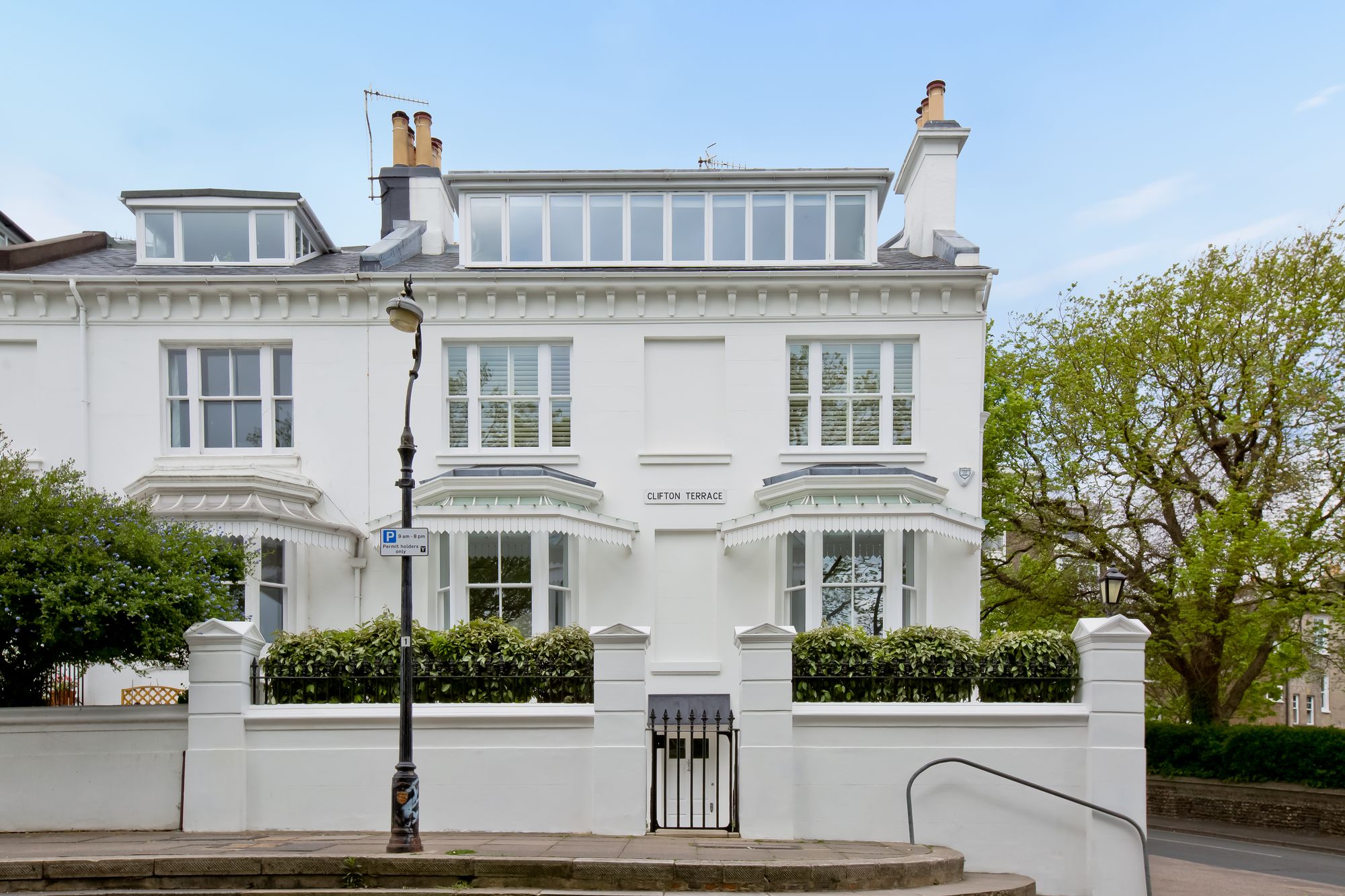 End of Terrace House: for sale in Brighton