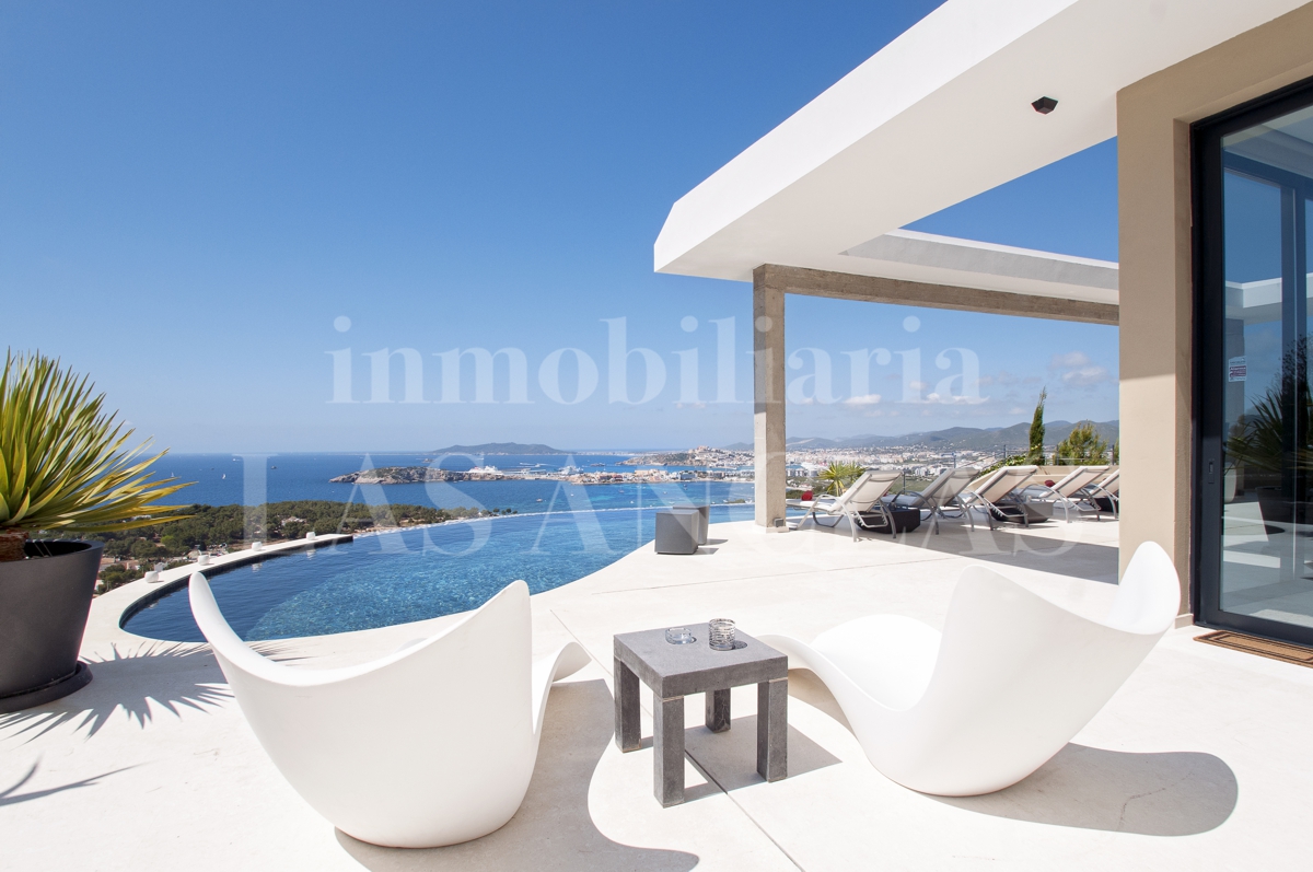 Tourist rental license! Splendid luxury villa with amazing panoramic views for sale in Ibiza, Spain