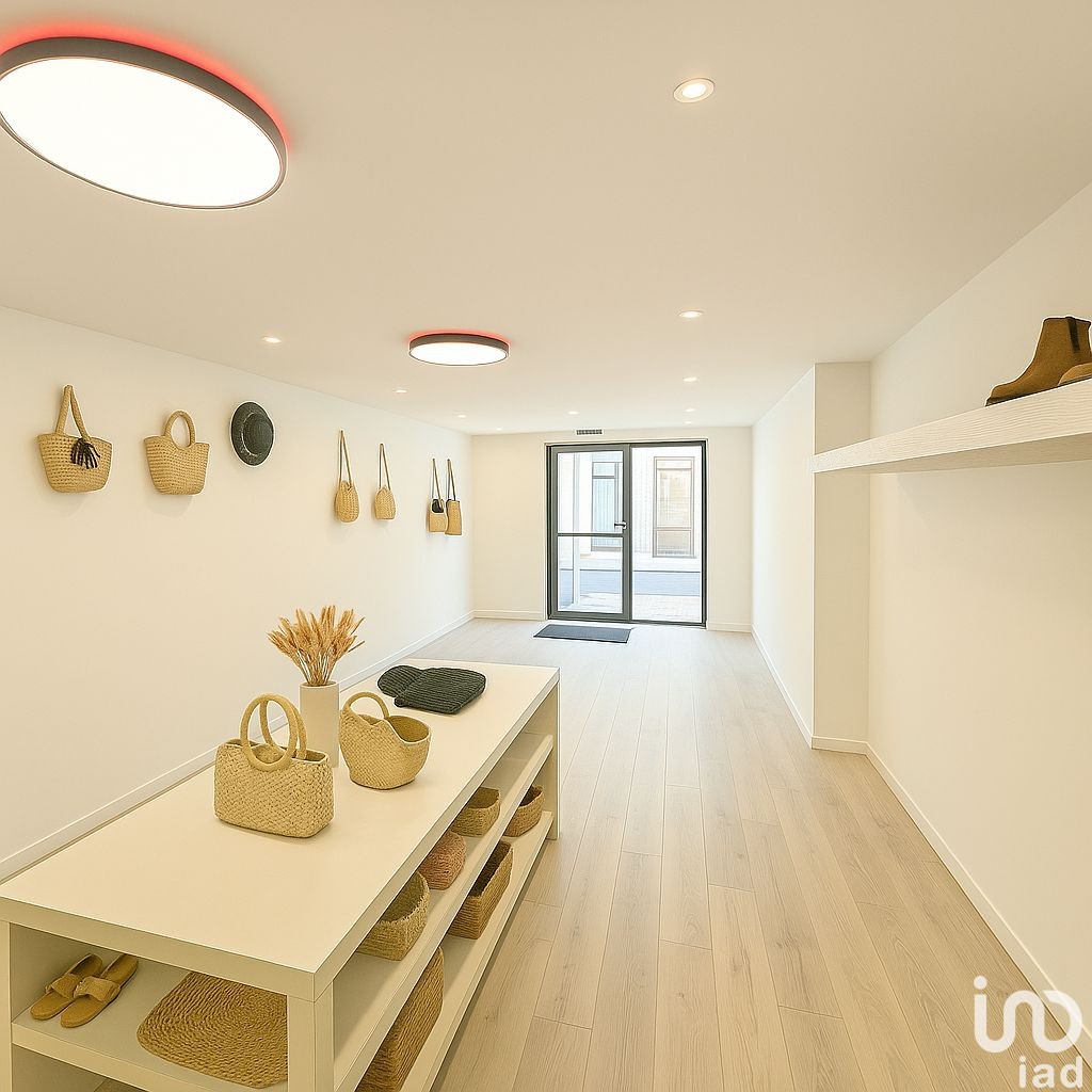 Building for sale in Saint-Raphaël, France