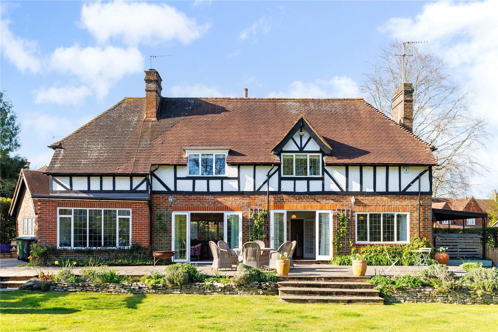 Detached House: for sale in Dorking