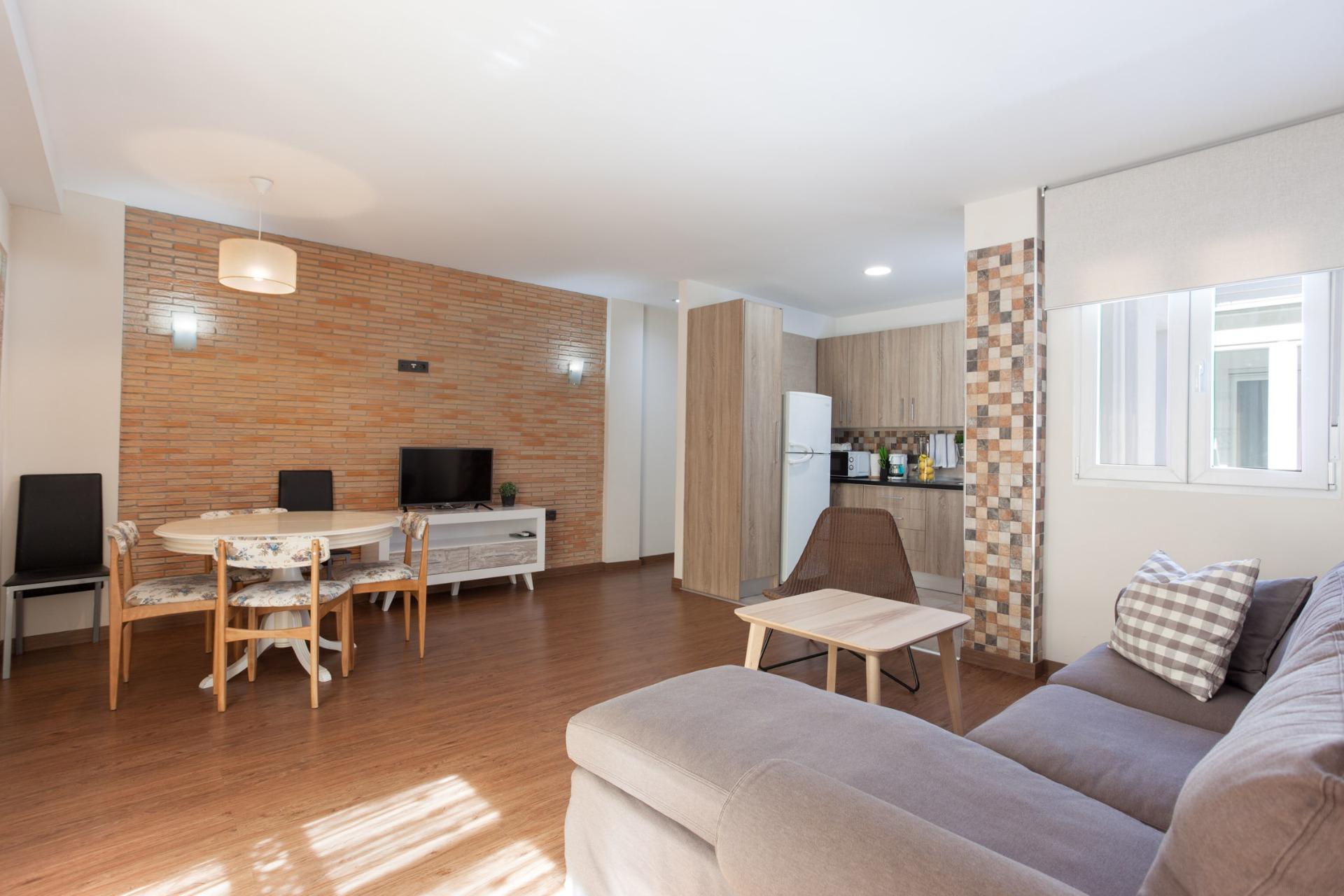 ATTENTION INVESTORS!! Magnificent building in the heart of Granada!!