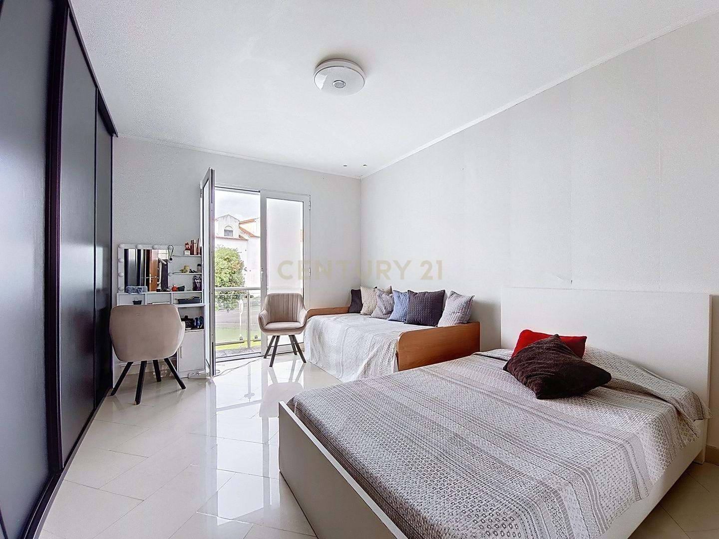 Charming House with Sea and Mountain View in Lagoa, Ilha de São Miguel