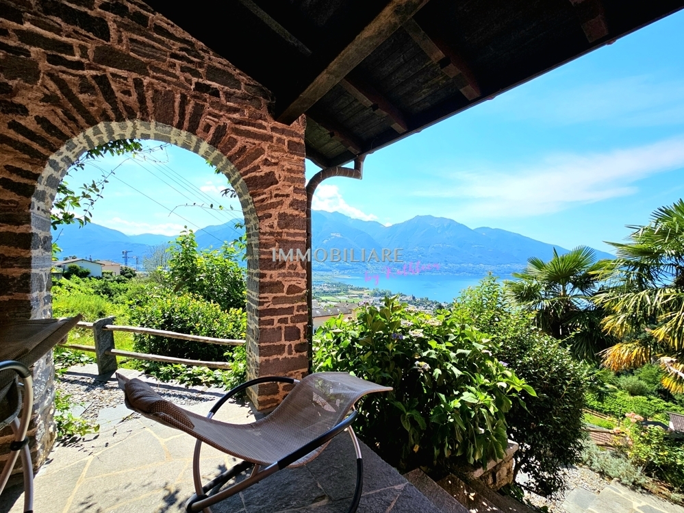 Holiday home with a view in a sunny, quiet location and building land reserve